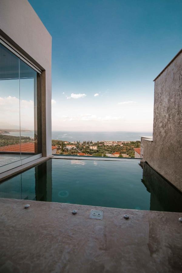 Mani Luxury Suites And Studios In Gytheio With Private Pools 외부 사진
