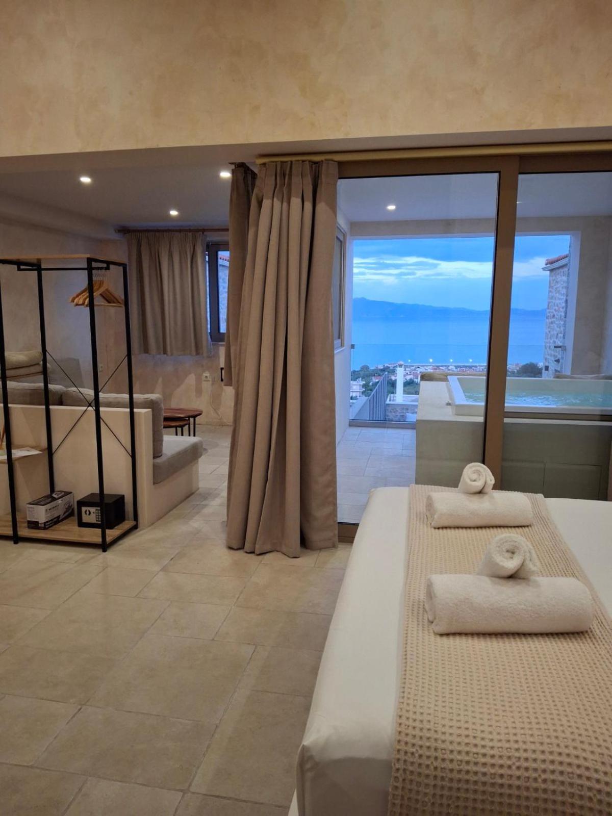 Mani Luxury Suites And Studios In Gytheio With Private Pools 외부 사진